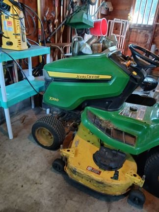 2017 John Deere X390 Equipment Image0