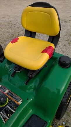 Image of John Deere X390 equipment image 4