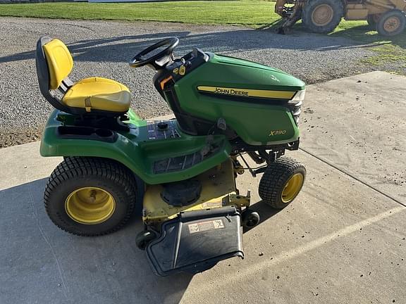 Image of John Deere X390 equipment image 4
