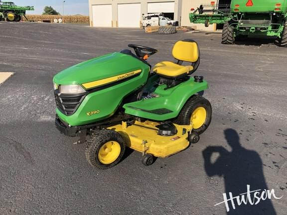 Image of John Deere X390 equipment image 1