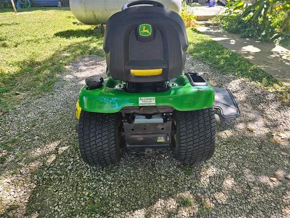 Image of John Deere X390 equipment image 3