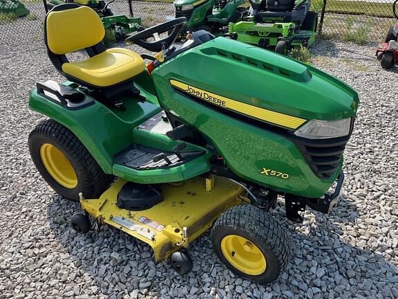 Image of John Deere X570 equipment image 3