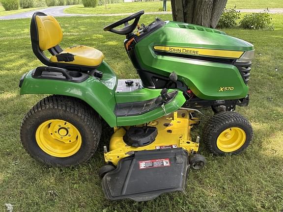 Image of John Deere X570 equipment image 1