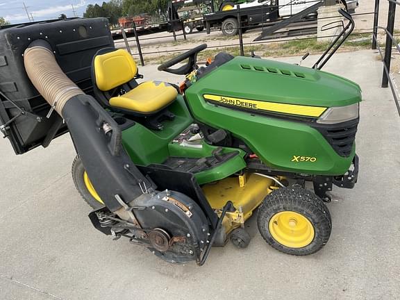 Image of John Deere X570 equipment image 1