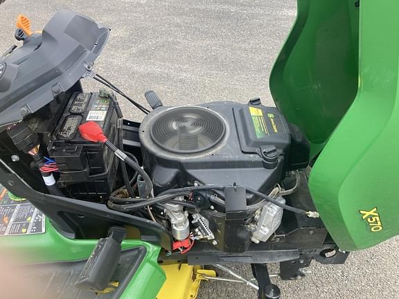 Image of John Deere X570 equipment image 3