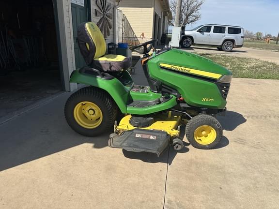 Image of John Deere X570 equipment image 3