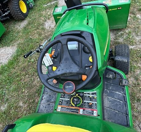 Image of John Deere X570 equipment image 4