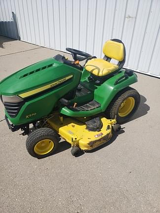 Image of John Deere X570 equipment image 3