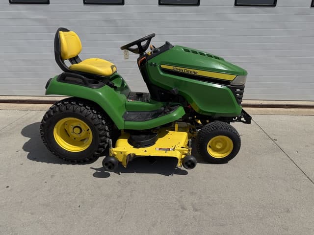 Image of John Deere X580 equipment image 3