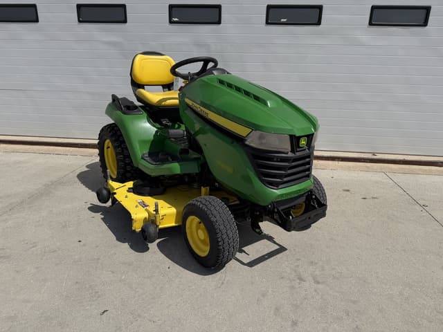 Image of John Deere X580 equipment image 2