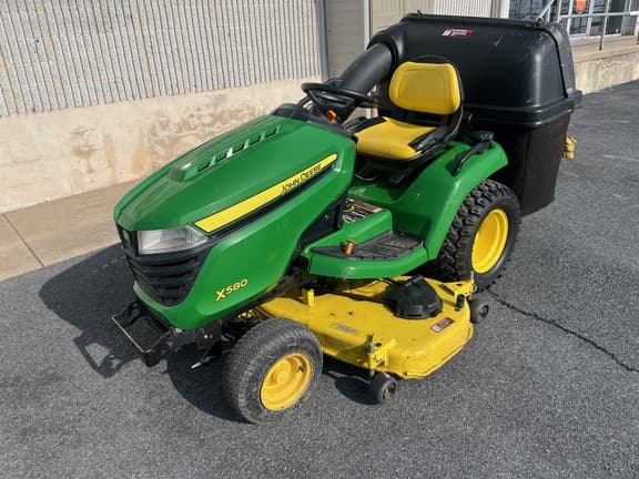 Image of John Deere X580 equipment image 1