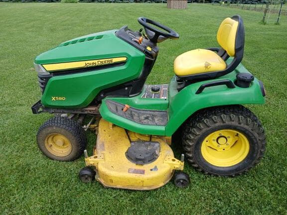 Image of John Deere X580 equipment image 1