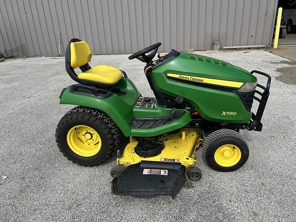 Image of John Deere X580 equipment image 3