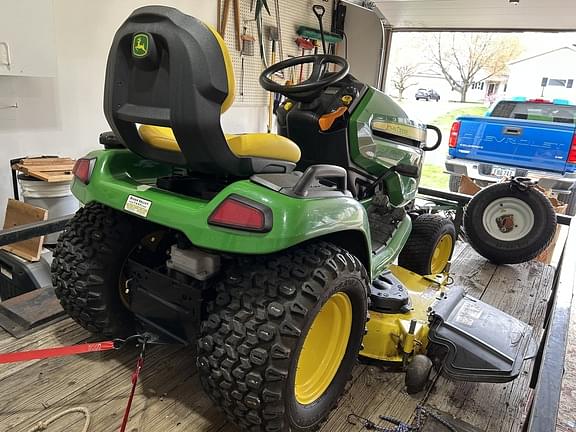 Image of John Deere X580 equipment image 2
