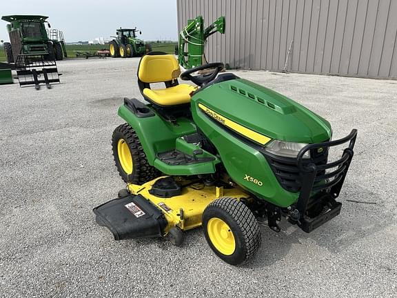 Image of John Deere X580 equipment image 2