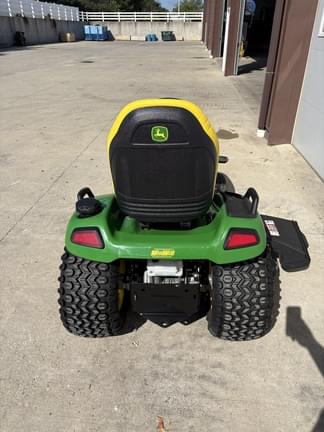 Image of John Deere X580 equipment image 3
