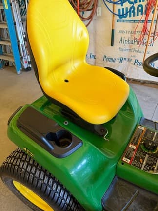 Image of John Deere X584 equipment image 3