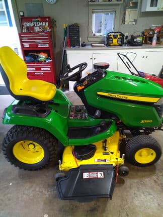 Image of John Deere X590 equipment image 3