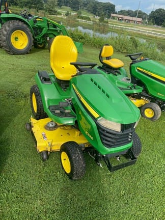2017 John Deere X590 Equipment Image0