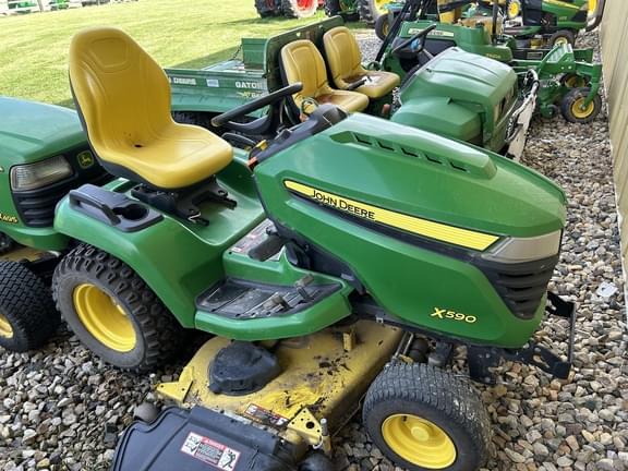 Image of John Deere X590 equipment image 1