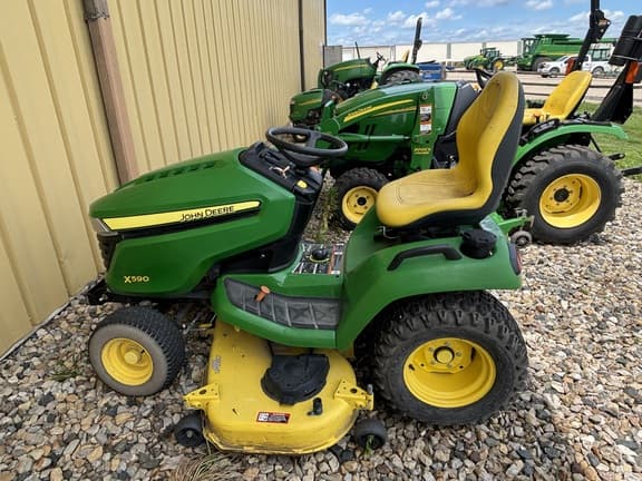 Image of John Deere X590 equipment image 1