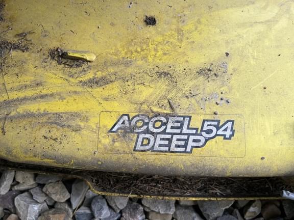 Image of John Deere X590 equipment image 3