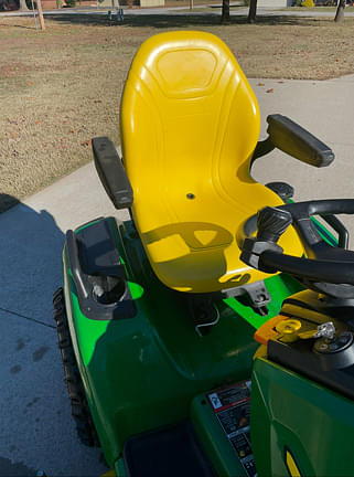 Image of John Deere X590 equipment image 3