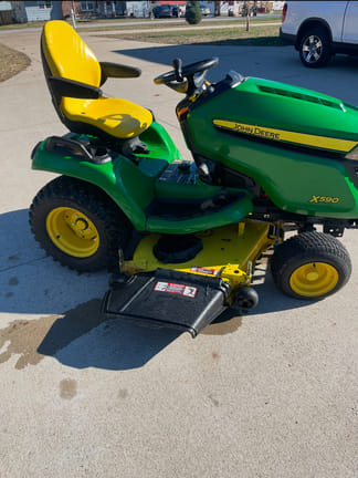 2017 John Deere X590 Equipment Image0