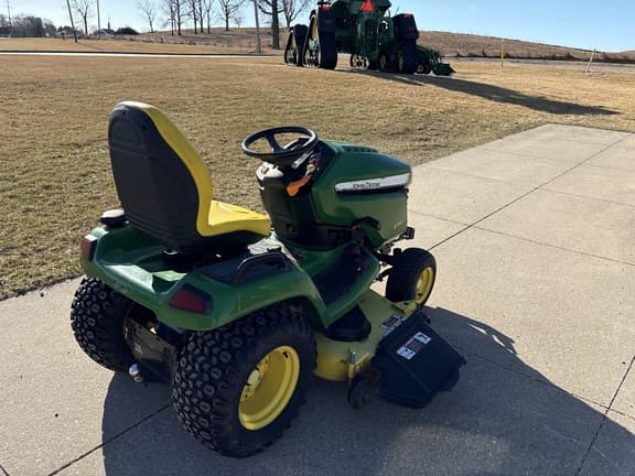 Image of John Deere X590 equipment image 4