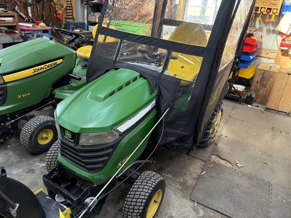 2017 John Deere X590 Equipment Image0