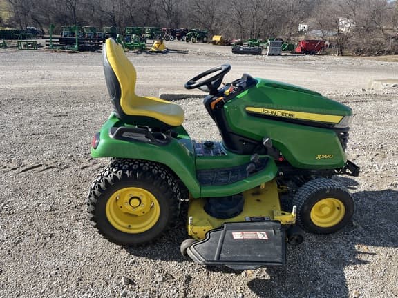 Image of John Deere X590 equipment image 3
