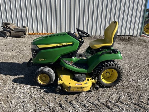 Image of John Deere X590 equipment image 1