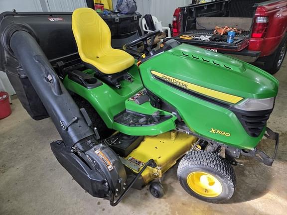 Image of John Deere X590 equipment image 1