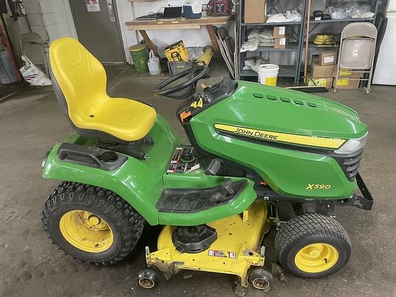 Image of John Deere X590 equipment image 3