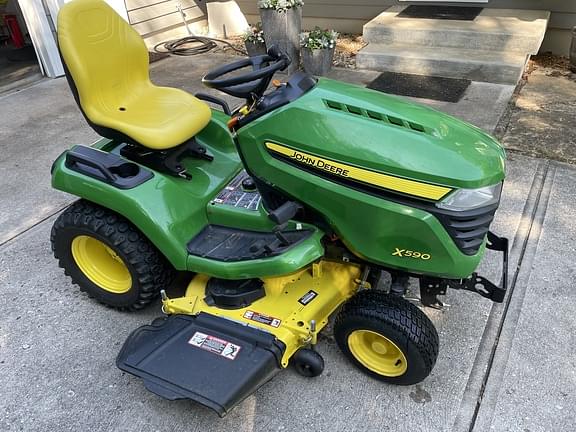 Image of John Deere X590 equipment image 1