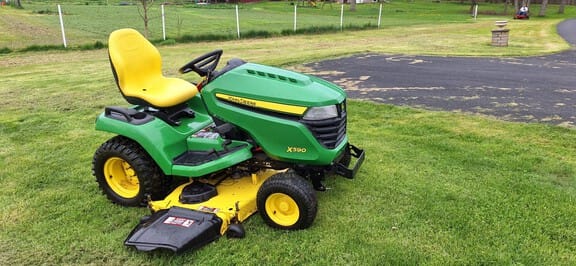 Main image John Deere X590