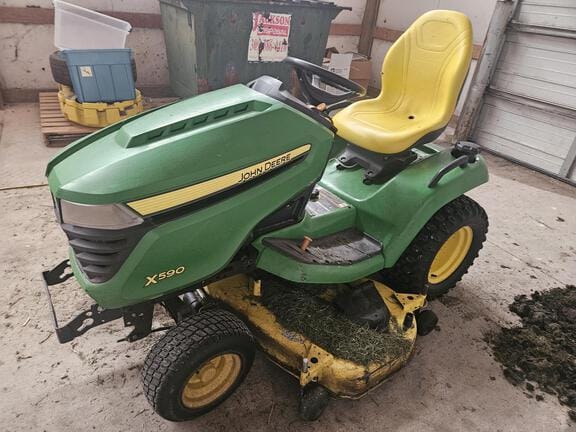 2017 John Deere X590 Equipment Image0
