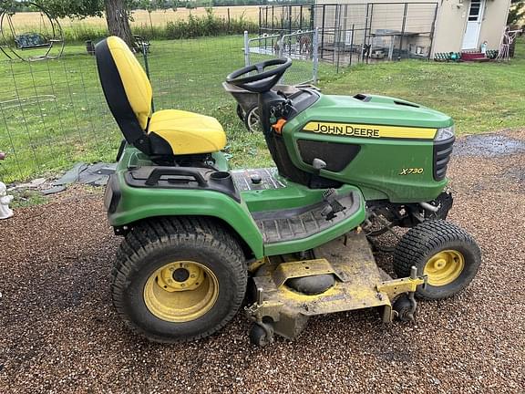 Image of John Deere X730 equipment image 1