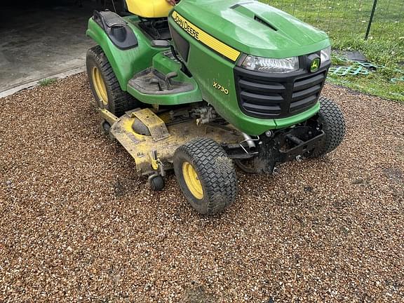Image of John Deere X730 equipment image 2