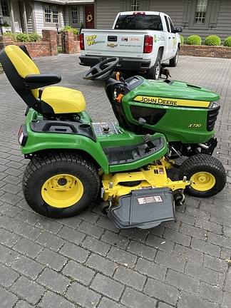 Image of John Deere X730 equipment image 3