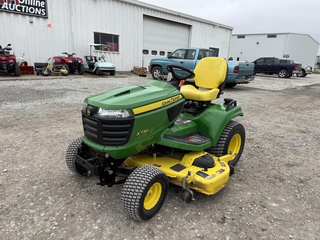 Image of John Deere X730 equipment image 2