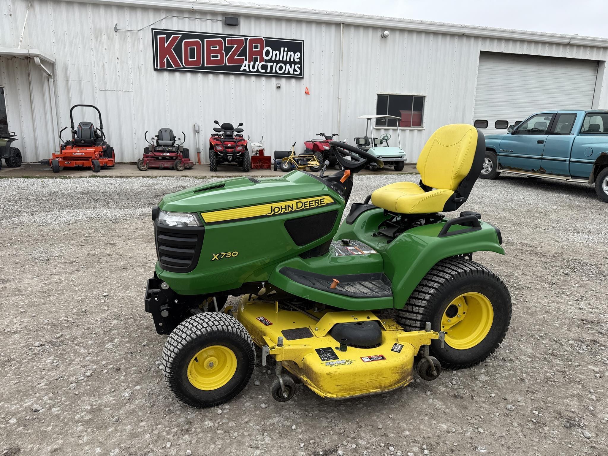 2017 John Deere X730 Equipment Image0