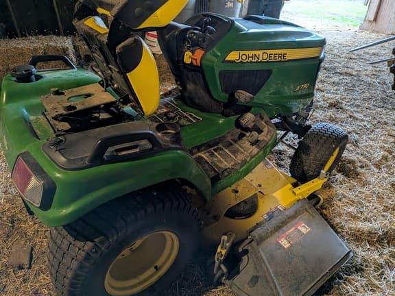 Image of John Deere X730 equipment image 3