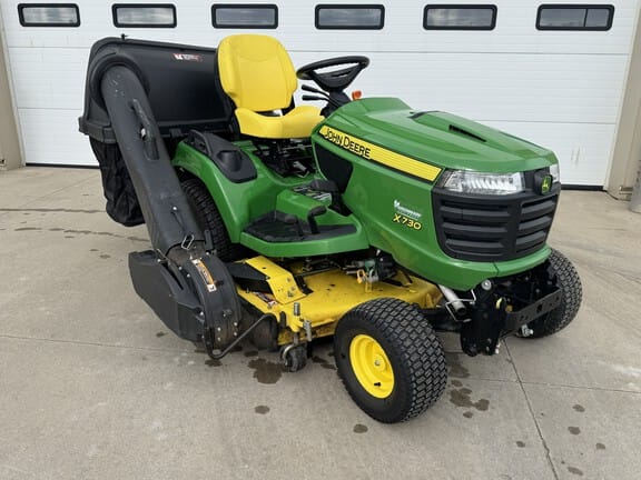 2017 John Deere X730 Equipment Image0