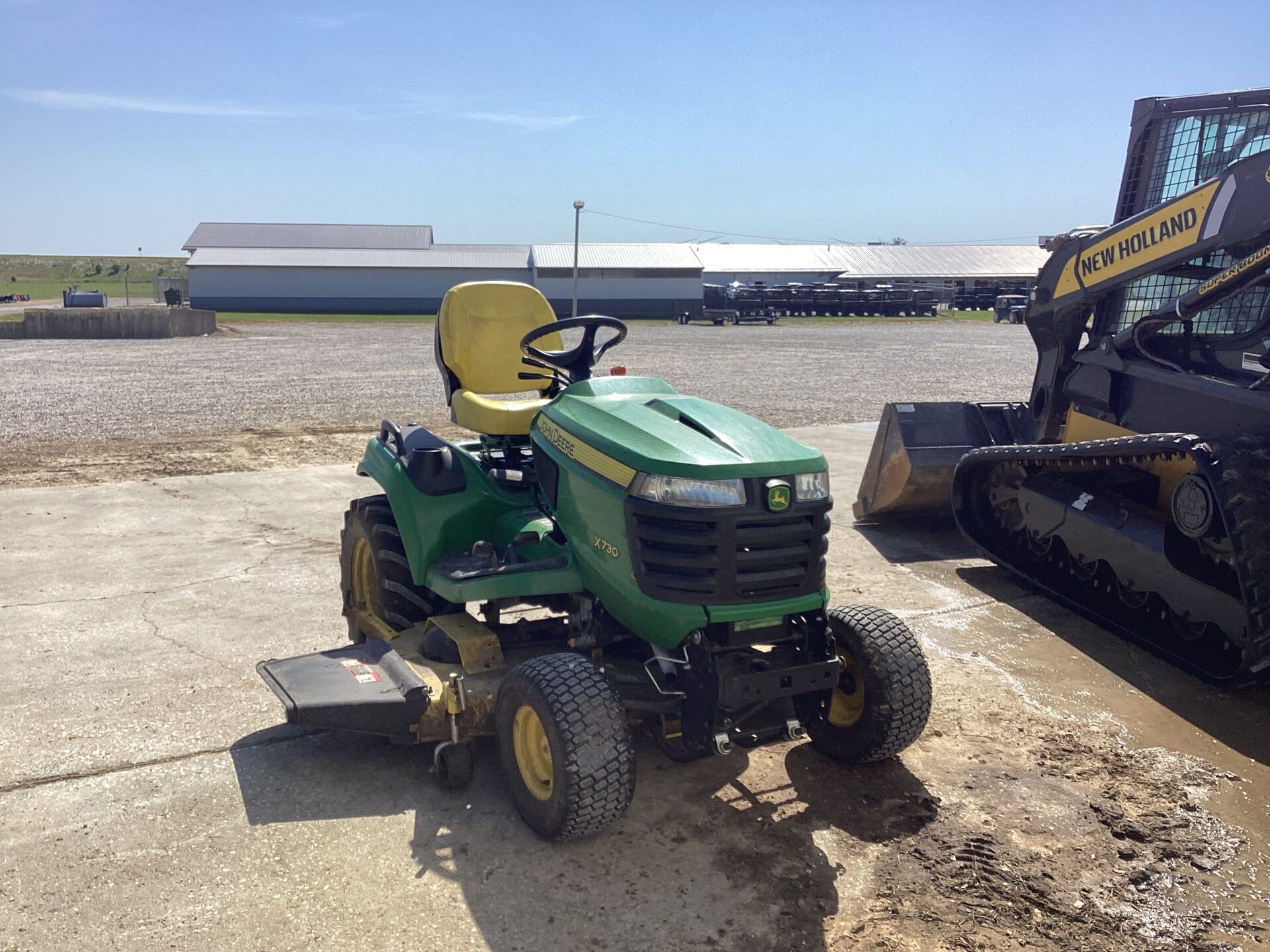 2017 John Deere X730 Equipment Image0