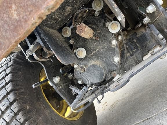 Image of John Deere X730 equipment image 3