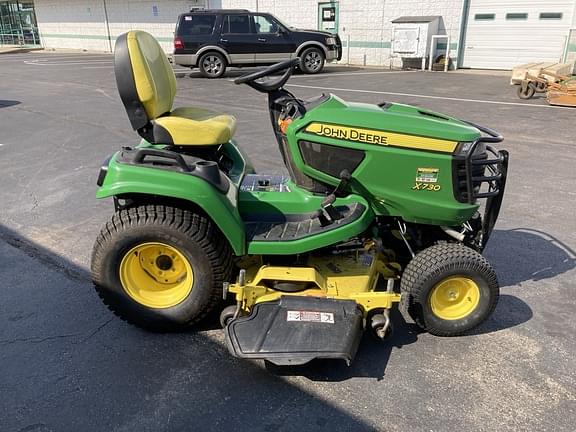 Image of John Deere X730 equipment image 1