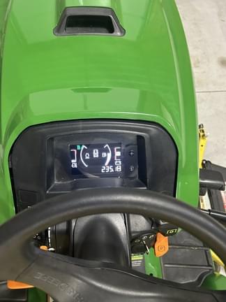 Image of John Deere X730 equipment image 4