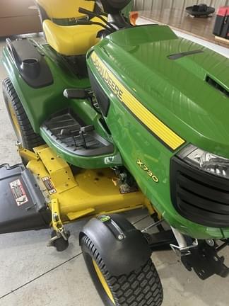 Image of John Deere X730 equipment image 1