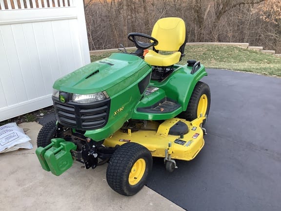 2017 John Deere X730 Equipment Image0